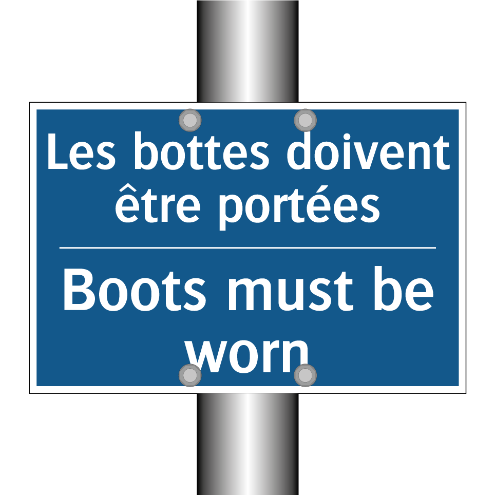 Les bottes doivent être portées /.../ - Boots must be worn