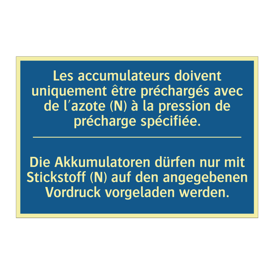 Die Akkumulatoren dürfen nur mit  /.../ - Les accumulateurs doivent uniquement  /.../