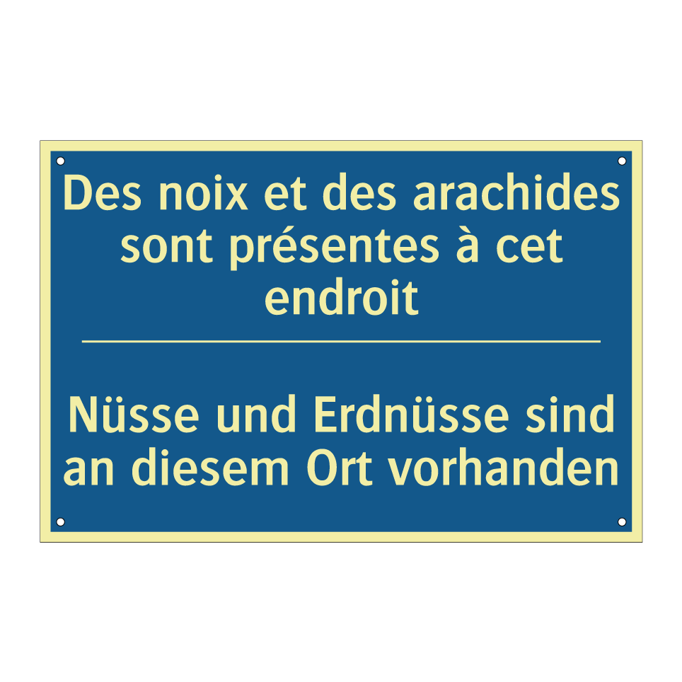 Nüsse und Erdnüsse sind an diesem  /.../ - Des noix et des arachides sont  /.../