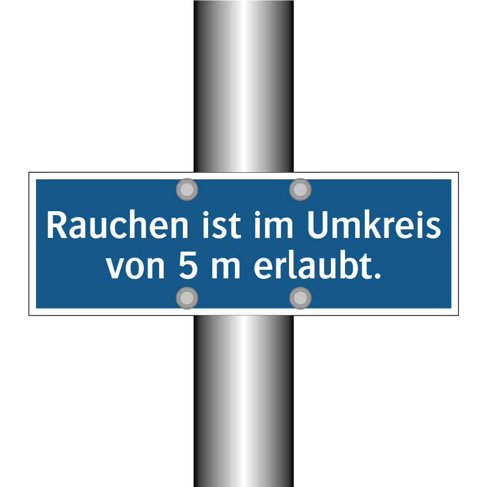 Rauchen ist im Umkreis von 5 m erlaubt.