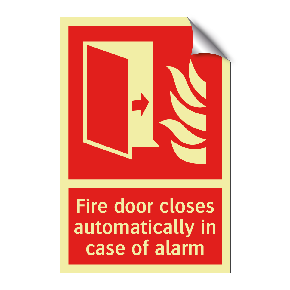 Fire door closes automatically in case of alarm