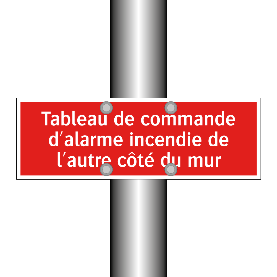 Tableau de commande d'alarme incendie de l'autre côté du mur