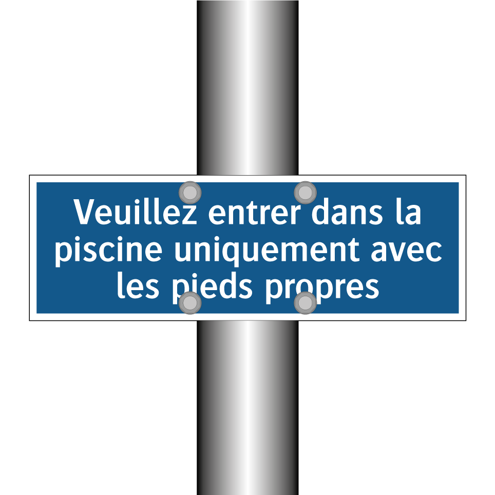 Veuillez entrer dans la piscine uniquement avec les pieds propres.