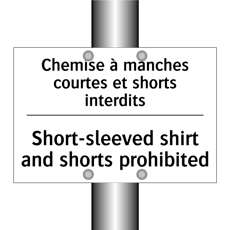 Chemise à manches courtes et shorts  /.../ - Short-sleeved shirt and shorts  /.../