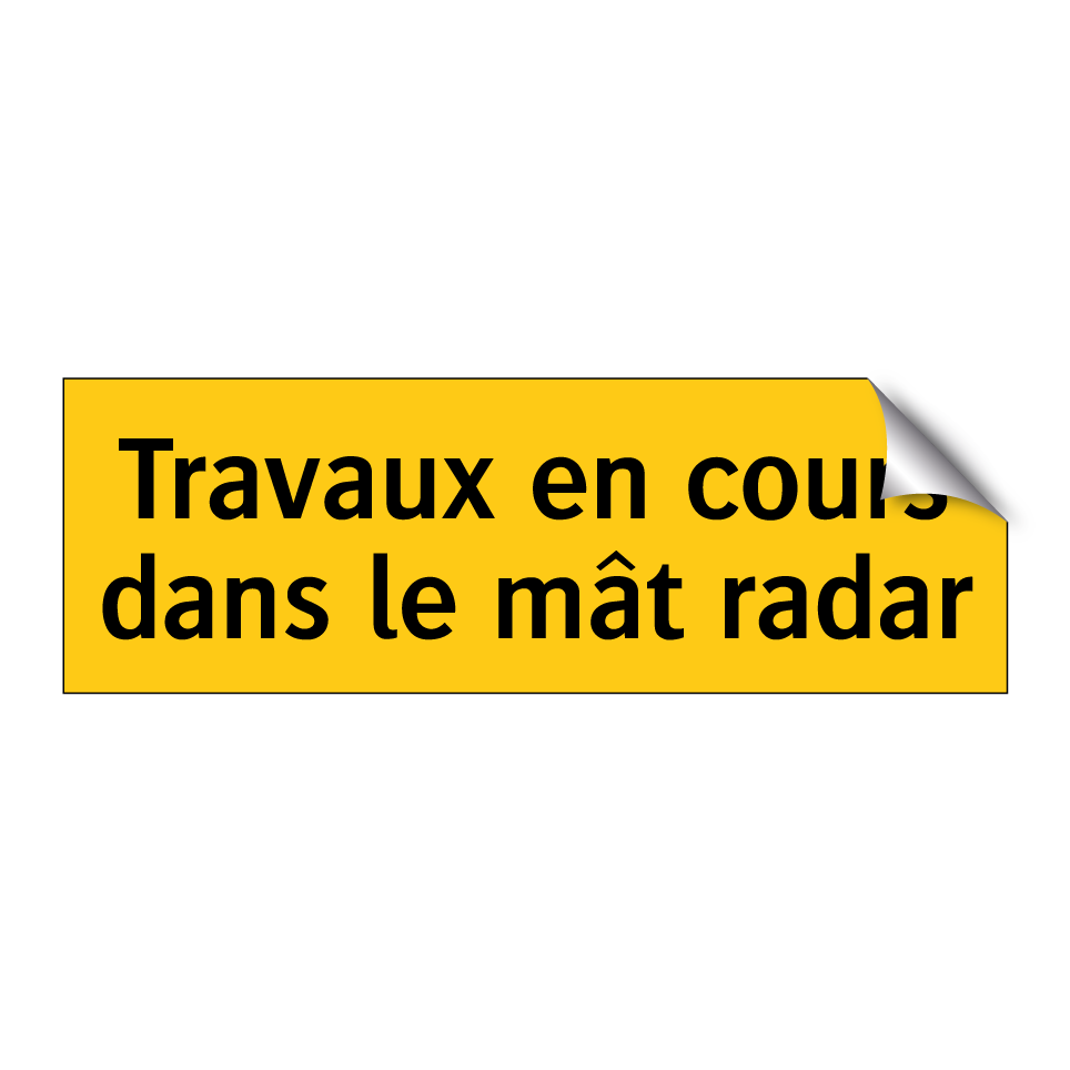 Travaux en cours dans le mât radar