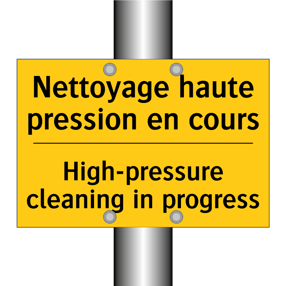 Nettoyage haute pression en cours /.../ - High-pressure cleaning in progress /.../