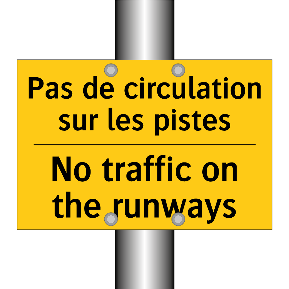 Pas de circulation sur les pistes /.../ - No traffic on the runways