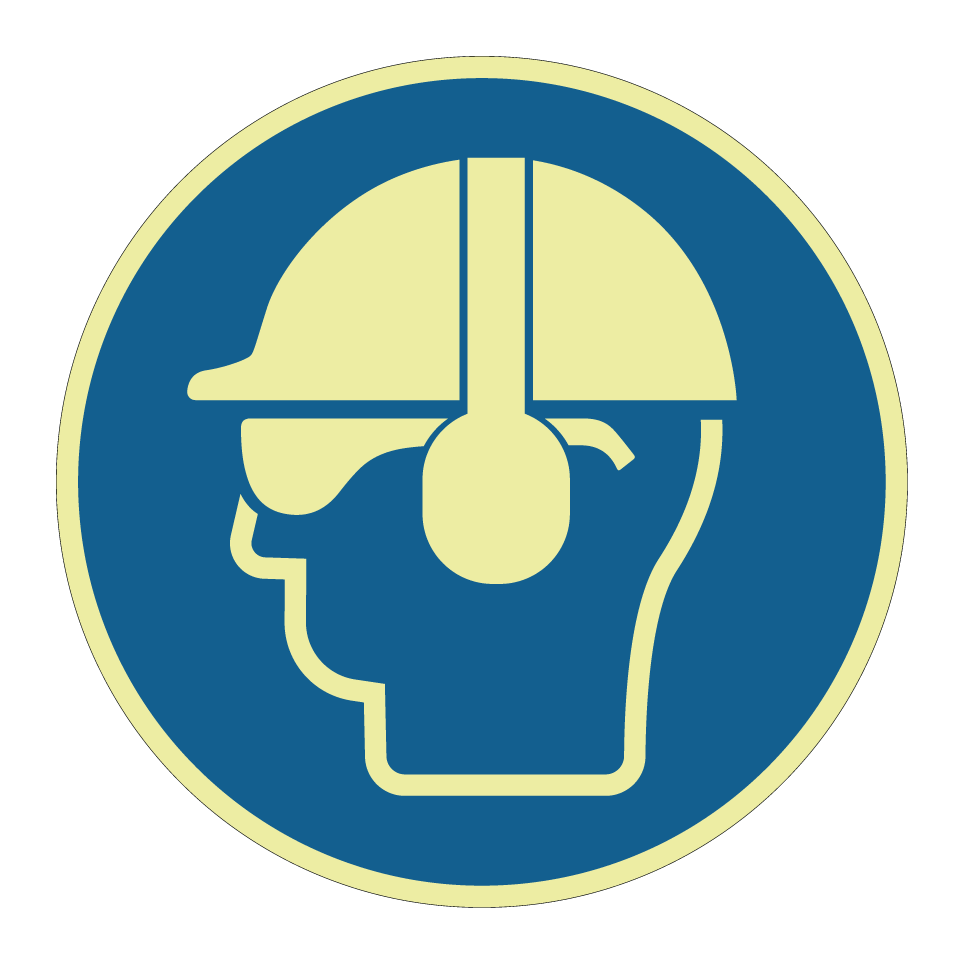 Helm mit Schutzbrille und Gehörschutz tragen